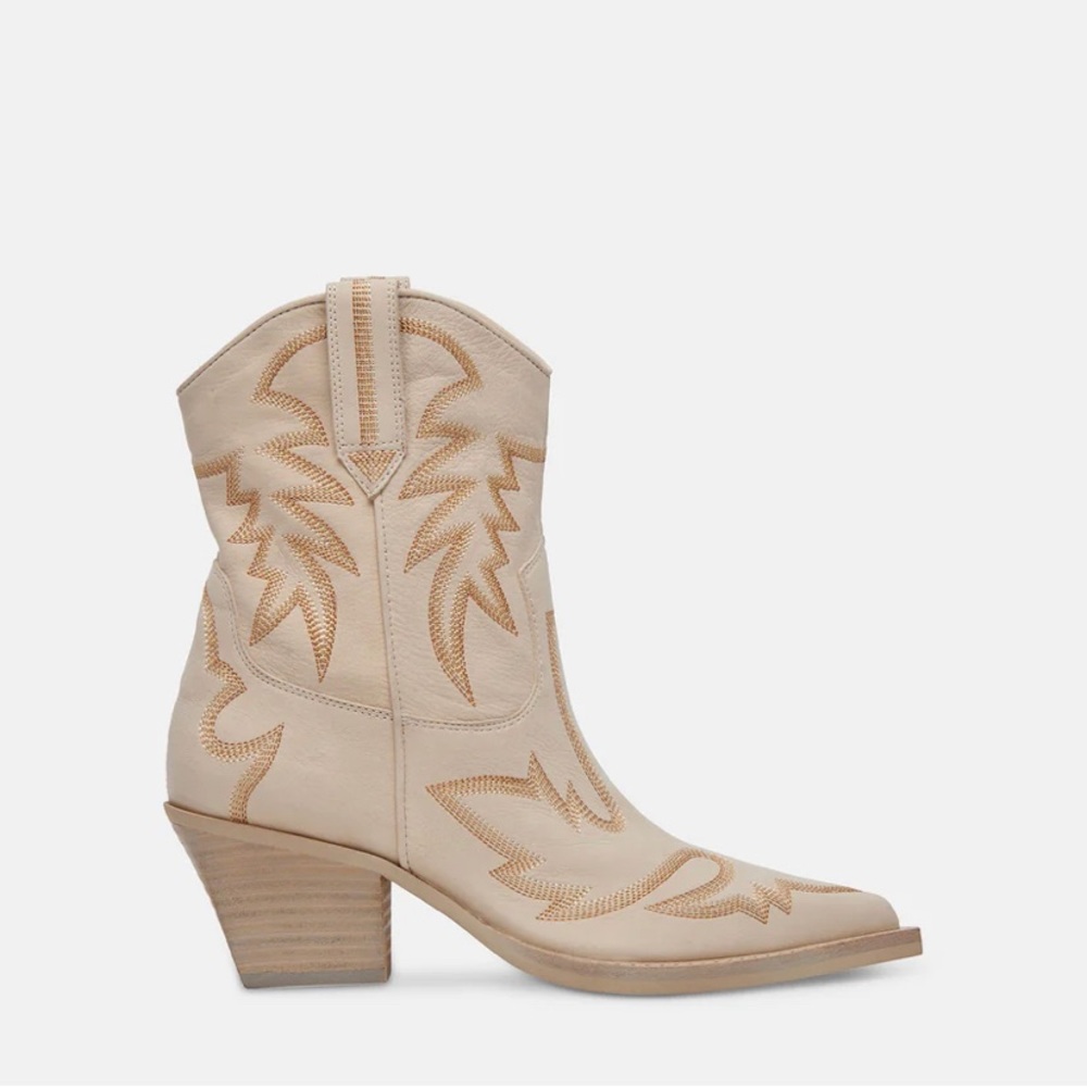 Dolce vita cowgirl boot